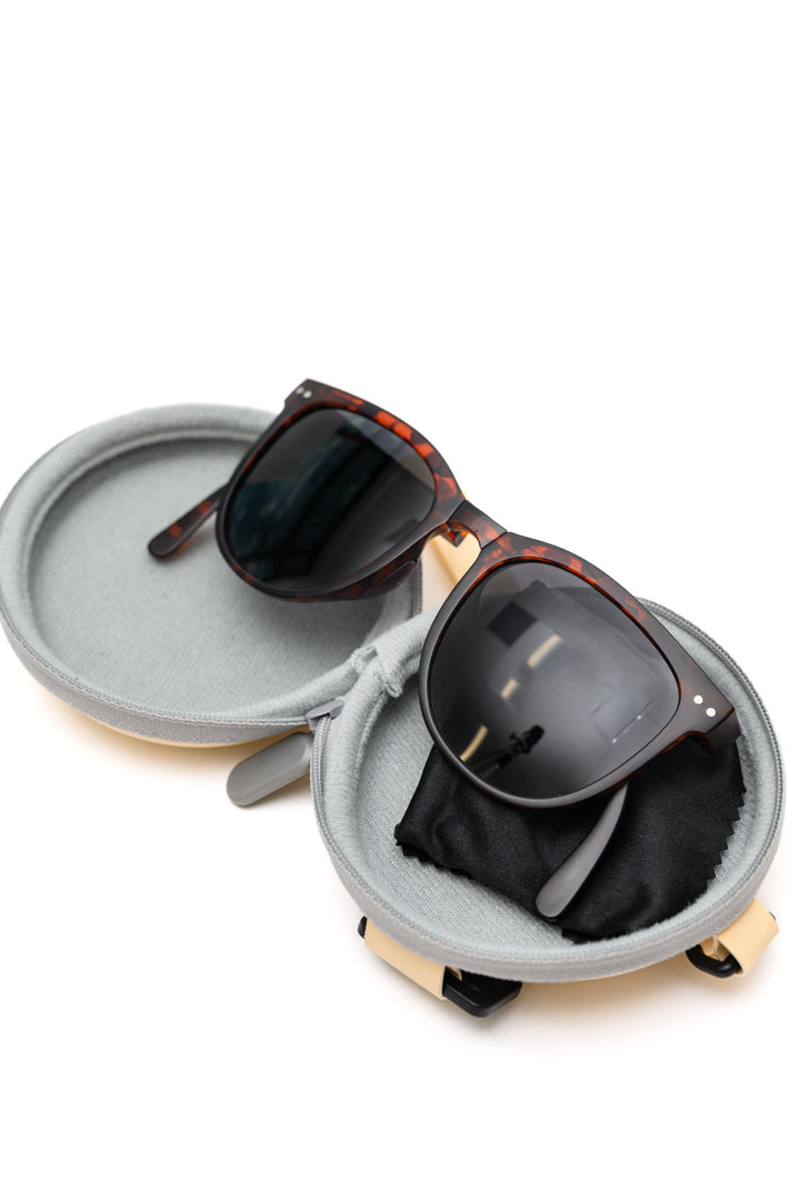 Collapsible Girlfriend Sunnies & Case in Tortoise Shell